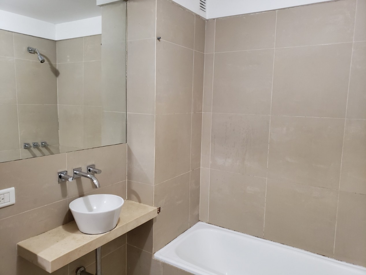 2 amb en duplex. 2 baños- 67 m2. Balcon frente