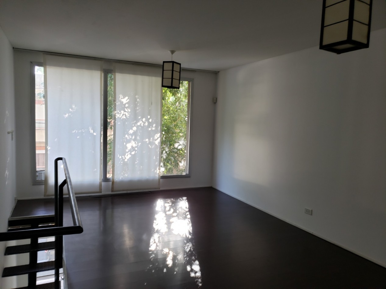 2 amb en duplex. 2 baños- 67 m2. Balcon frente