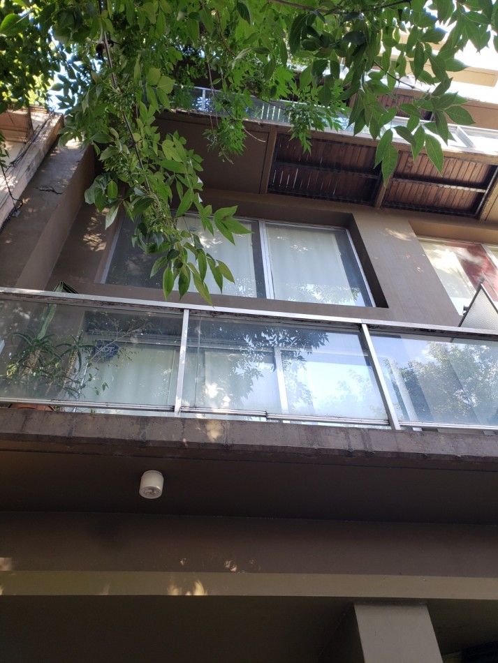 2 amb en duplex. 2 baños- 67 m2. Balcon frente