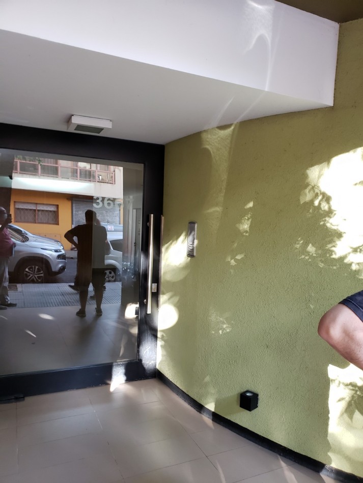 2 amb en duplex. 2 baños- 67 m2. Balcon frente