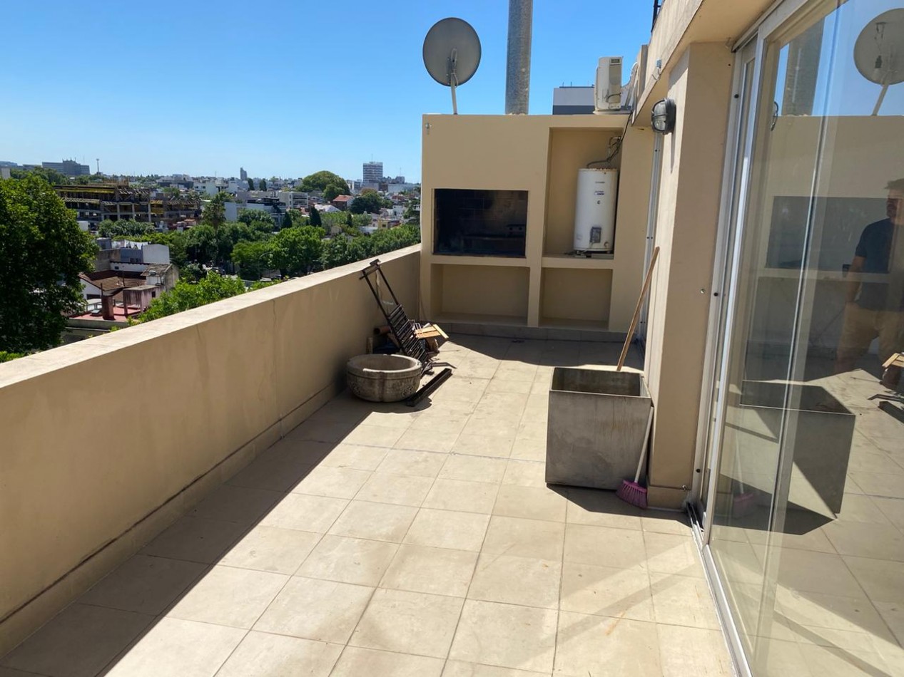 2 amb en duplex. 2 baños- 67 m2. Balcon frente