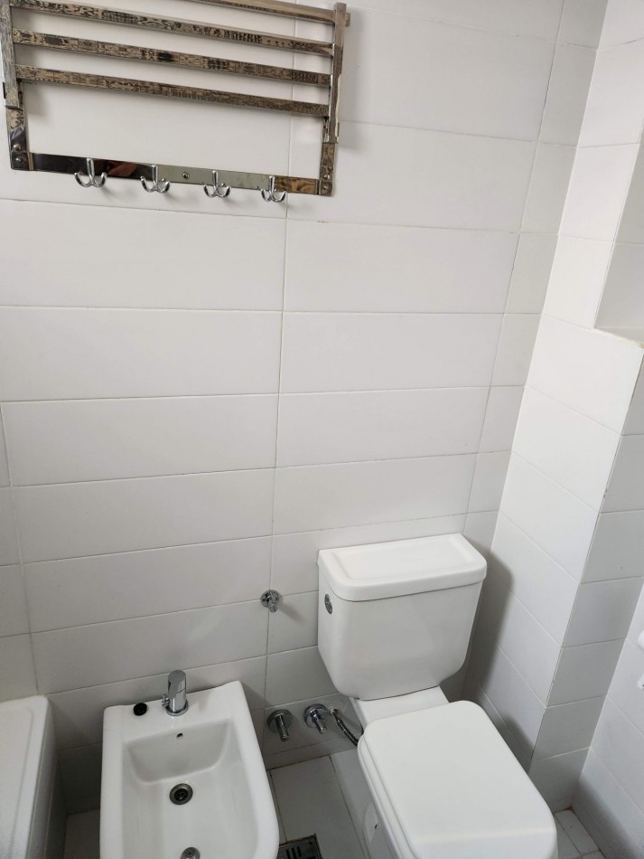 2 Amb 43 m² Totalmente a Nuevo, a 120 m del Subte "A", Plaza Flores.