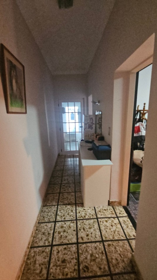 Casa en venta en Flores. En esquina, con terraza. Impecable. 