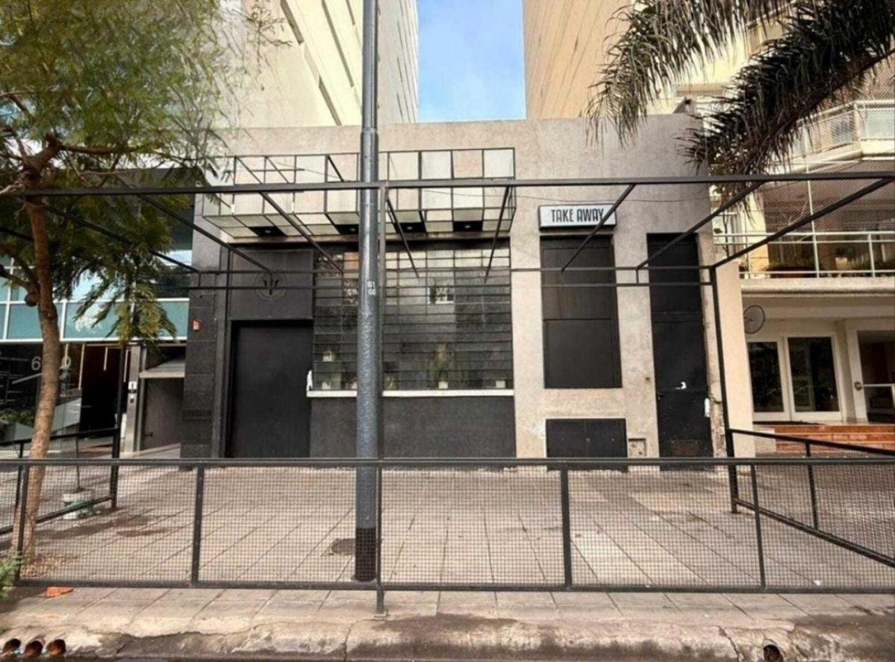 Local de 530 m2 sobre Av. del Libertador al 6100. Lote propio