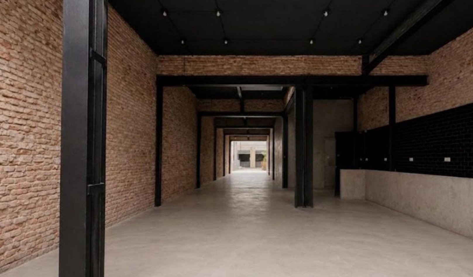 Local de 530 m2 sobre Av. del Libertador al 6100. Lote propio