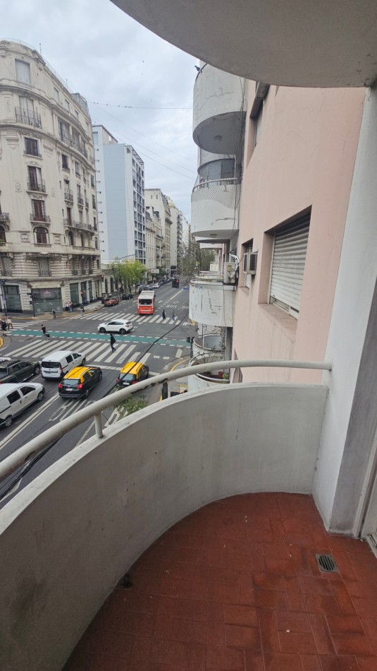 2 Amb en Alquiler en San Nicolas. Tucuman y Callao. Apto Prof. Bcon Frente