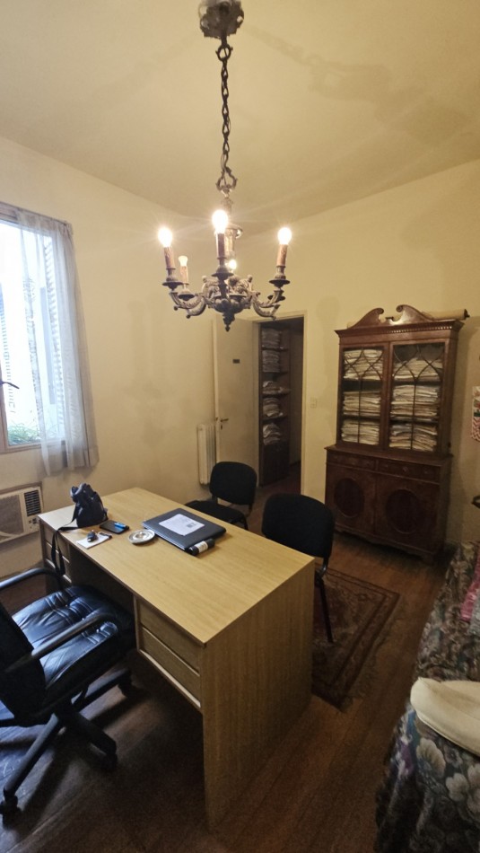 PH en venta en Palermo. Piso unico con entrada independiente. A refaccionar. 210,60 m2