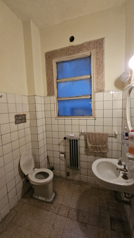 PH en venta en Palermo. Piso unico con entrada independiente. A refaccionar. 210,60 m2