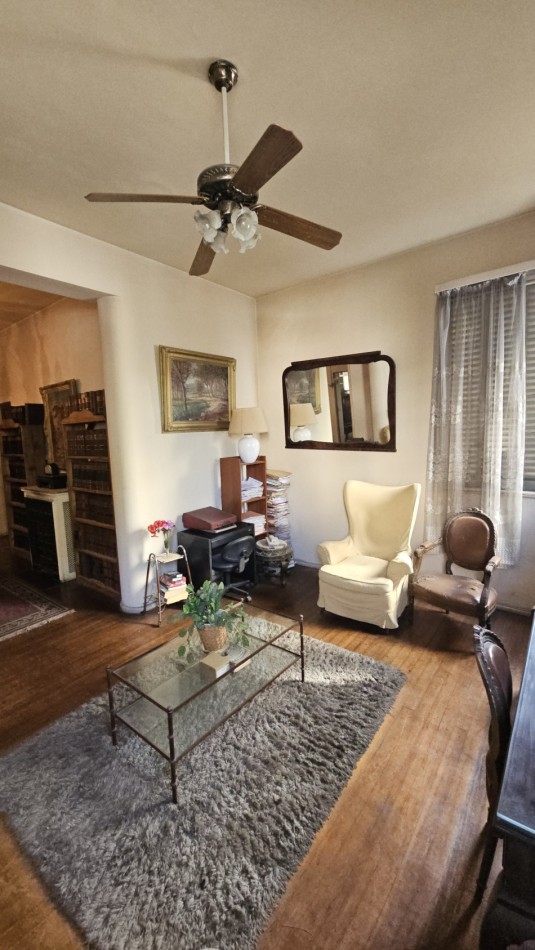 PH en venta en Palermo. Piso unico con entrada independiente. A refaccionar. 210,60 m2