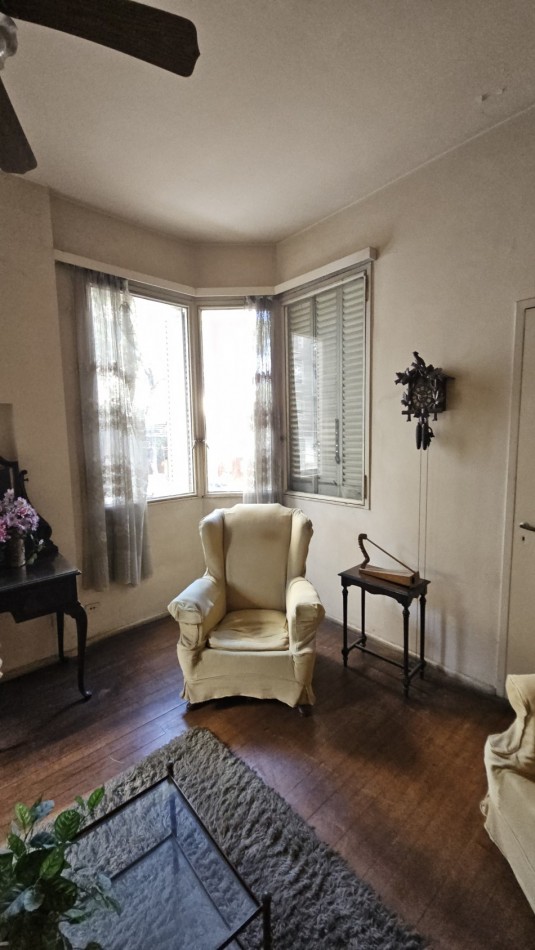 PH en venta en Palermo. Piso unico con entrada independiente. A refaccionar. 210,60 m2