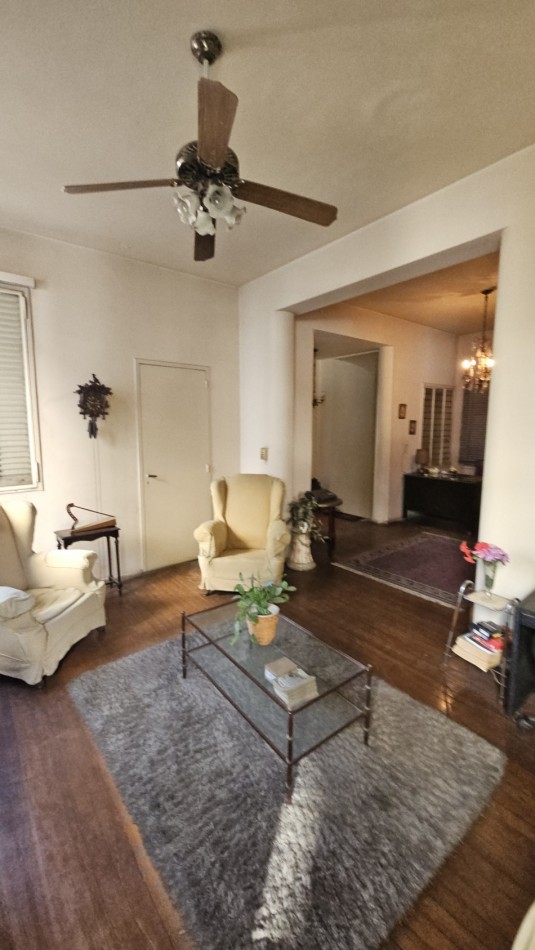 PH en venta en Palermo. Piso unico con entrada independiente. A refaccionar. 210,60 m2