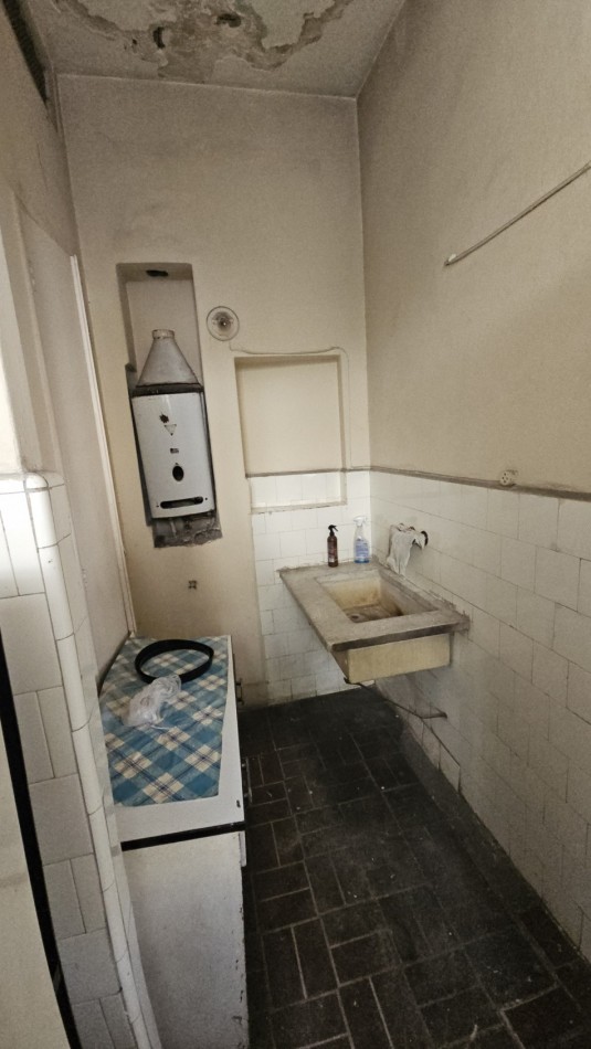 PH en venta en Palermo. Piso unico con entrada independiente. A refaccionar. 210,60 m2