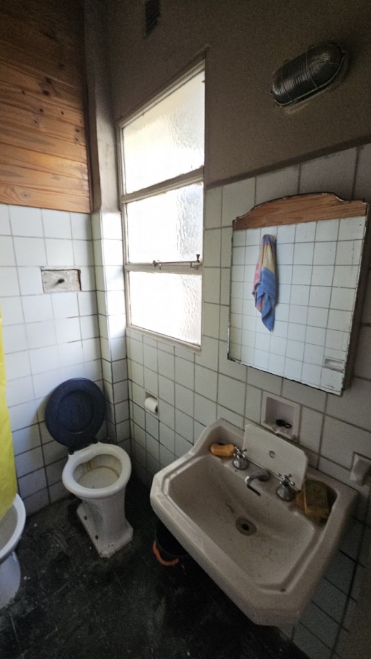 PH en venta en Palermo. Piso unico con entrada independiente. A refaccionar. 210,60 m2