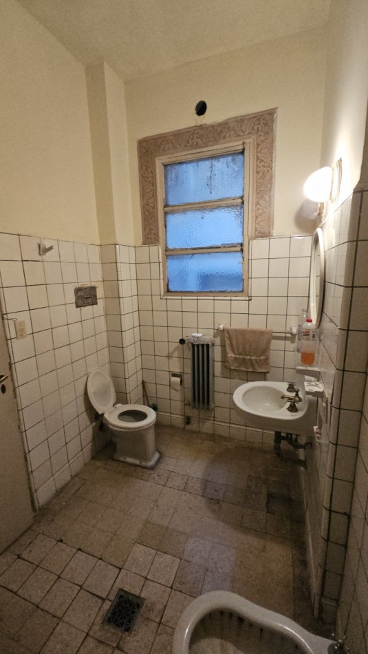 PH en venta en Palermo. Piso unico con entrada independiente. A refaccionar. 210,60 m2