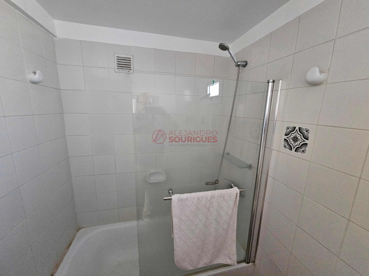 En Venta, 3 Amb con Balcon Terraza, Cochera y Baulera, Alquilado, con Renta