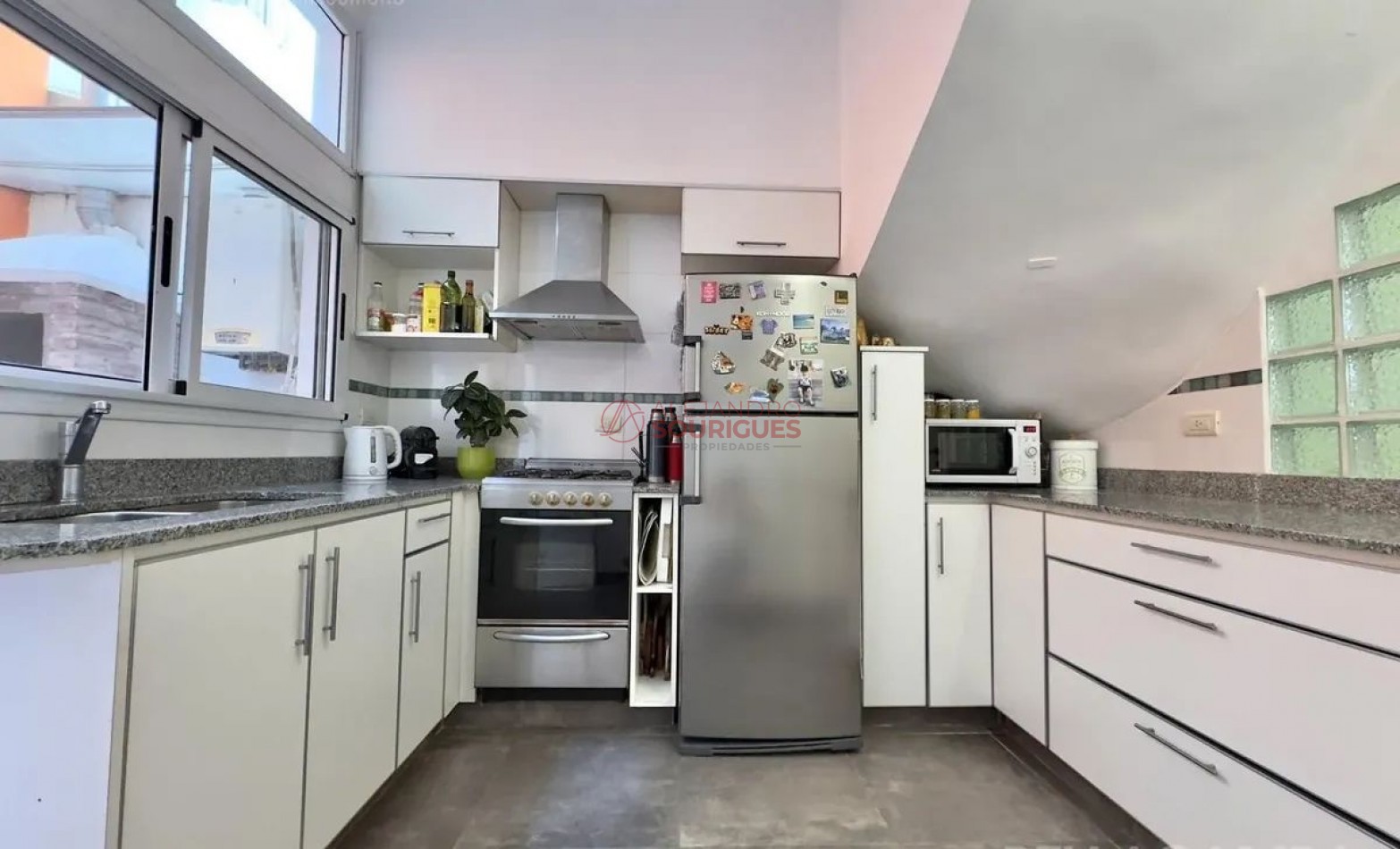 PH en venta en Villa Urquiza, con entrada indep. Impecable, a nuevo