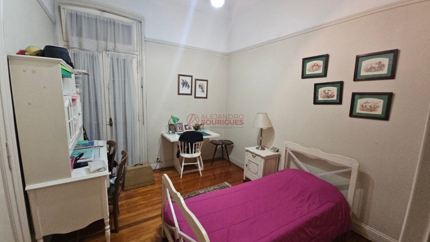 Casa-Petit Hotel en Palermo-Belgrano 351 m2 uso comercial. Av. Lacroze y Av L.M.Campos. Jardin 18 mt