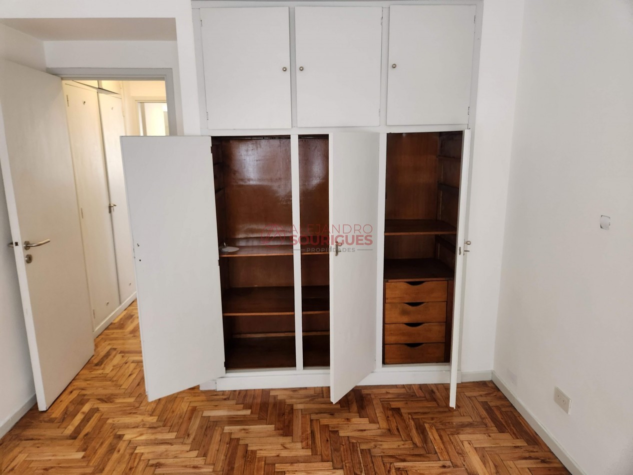 2 amb en venta en Flores, totalmente hecho a nuevo. Caracas y Av. Rivadavia. 