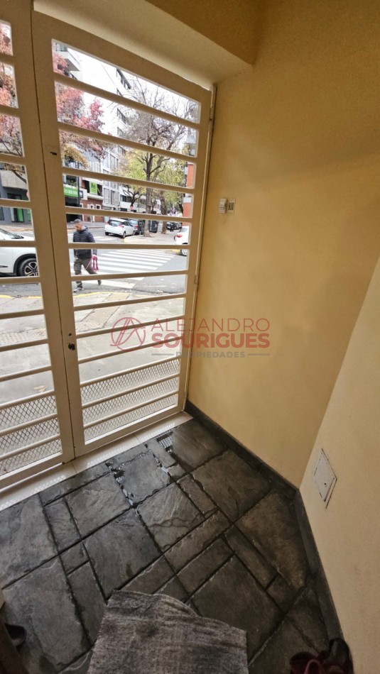 Departamento en Venta Apto Profesional con Entrada Independiente a la calle en Villa Urquiza.