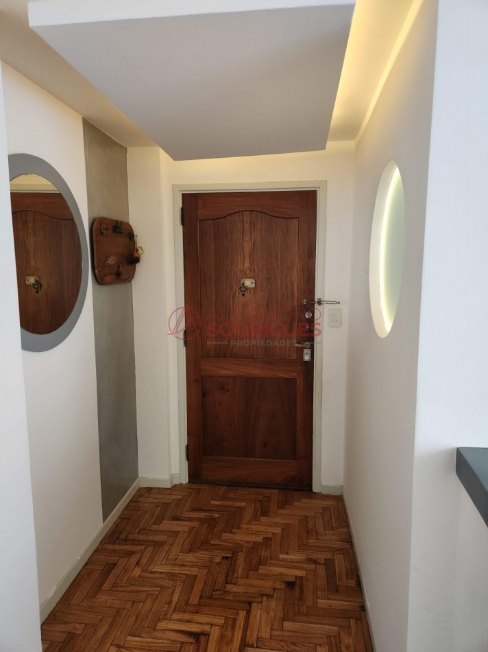 2 amb en venta en Flores, totalmente hecho a nuevo. Caracas y Av. Rivadavia. 