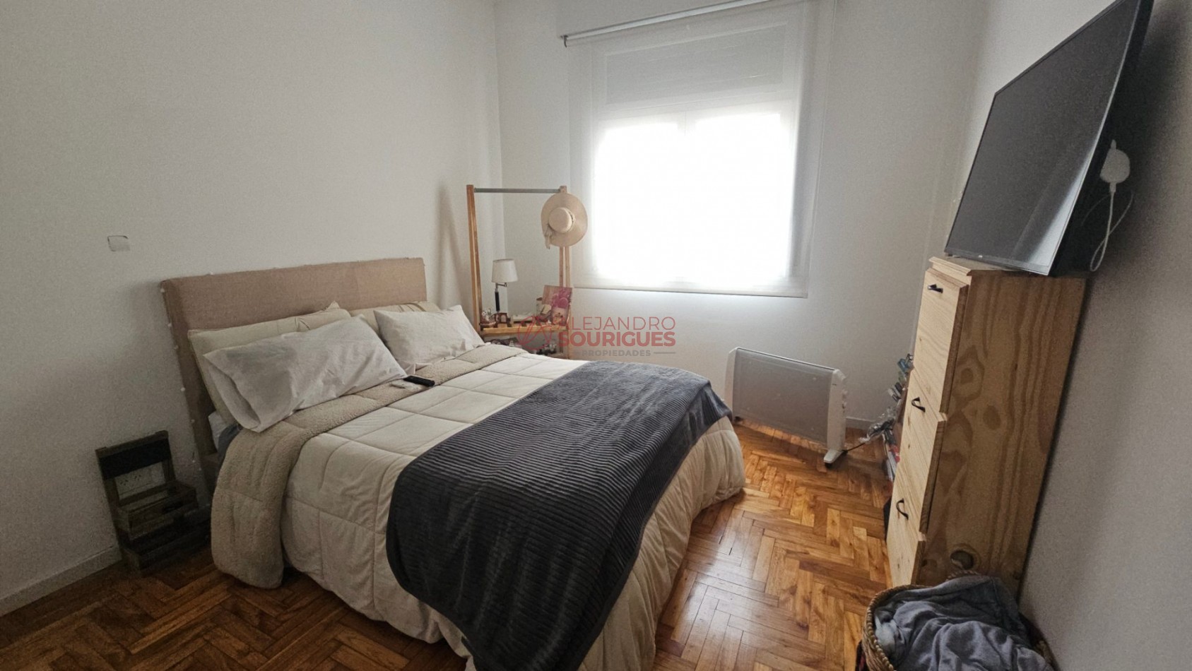 2 amb en venta en Flores, totalmente hecho a nuevo. Caracas y Av. Rivadavia. 