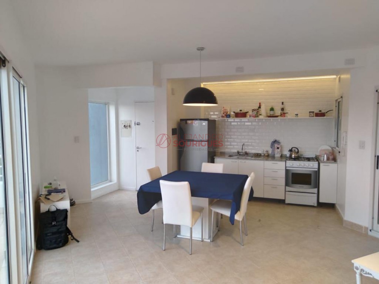 En Venta, 3 Amb con Balcon Terraza, Cochera y Baulera, Alquilado, con Renta