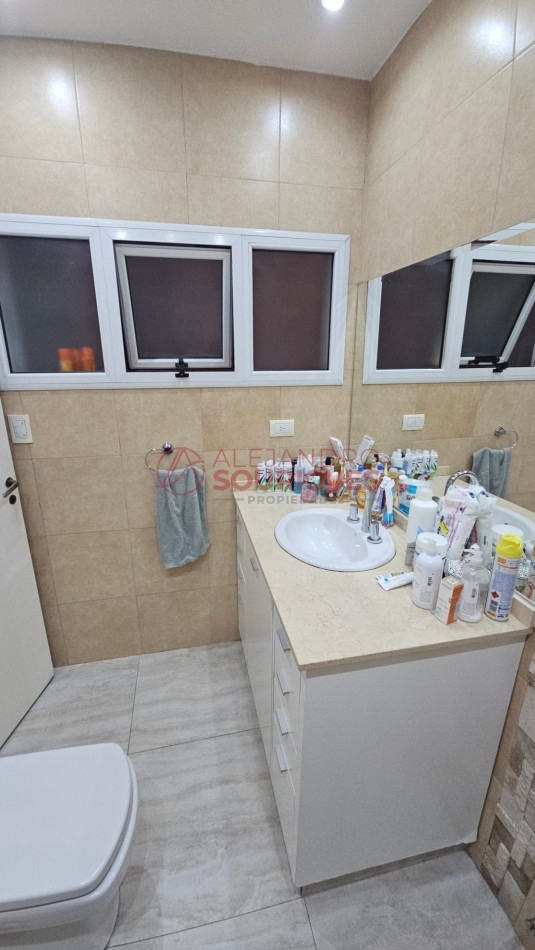 PH en venta en Villa Urquiza, con entrada indep. Impecable, a nuevo