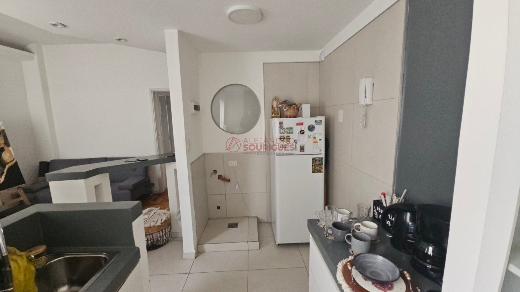 2 amb en venta en Flores, totalmente hecho a nuevo. Caracas y Av. Rivadavia. 