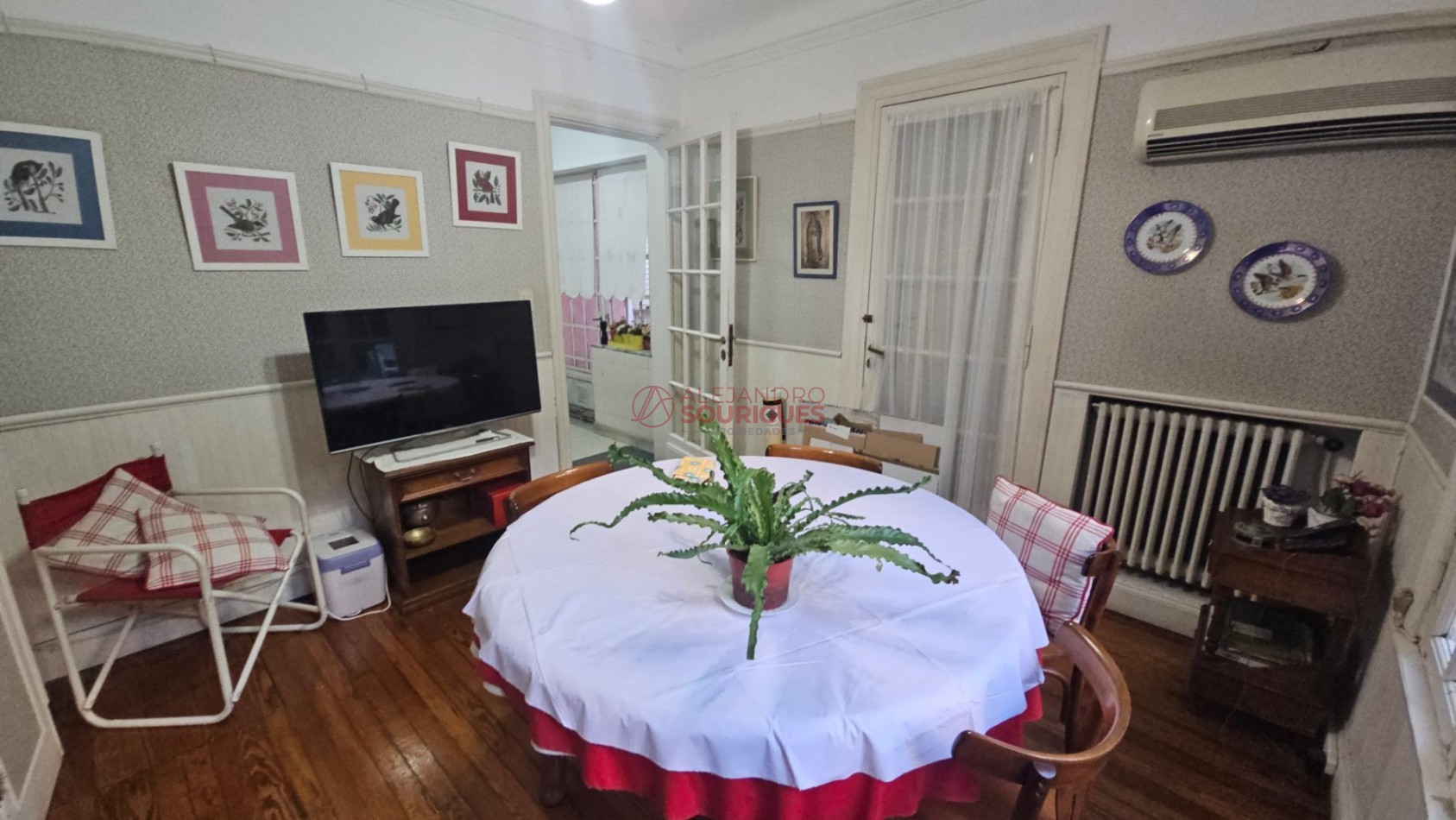 Casa-Petit Hotel en Palermo-Belgrano 351 m2 uso comercial. Av. Lacroze y Av L.M.Campos. Jardin 18 mt