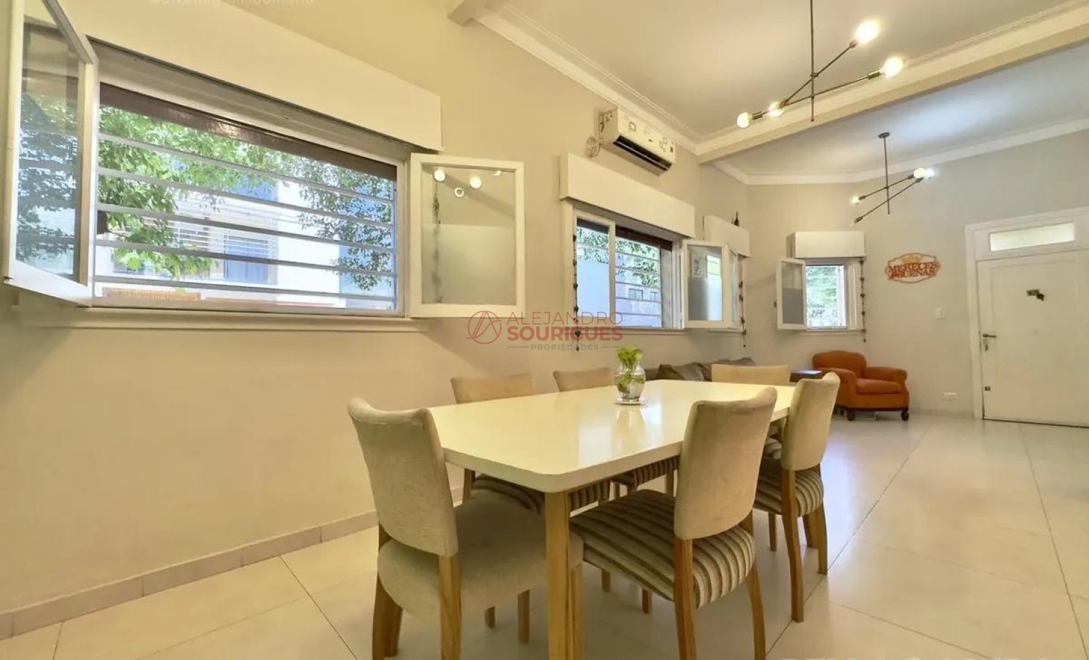 PH en venta en Villa Urquiza, con entrada indep. Impecable, a nuevo
