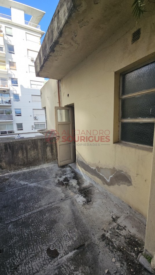 PH en venta en Palermo. Piso unico con entrada independiente. A refaccionar. 210,60 m2