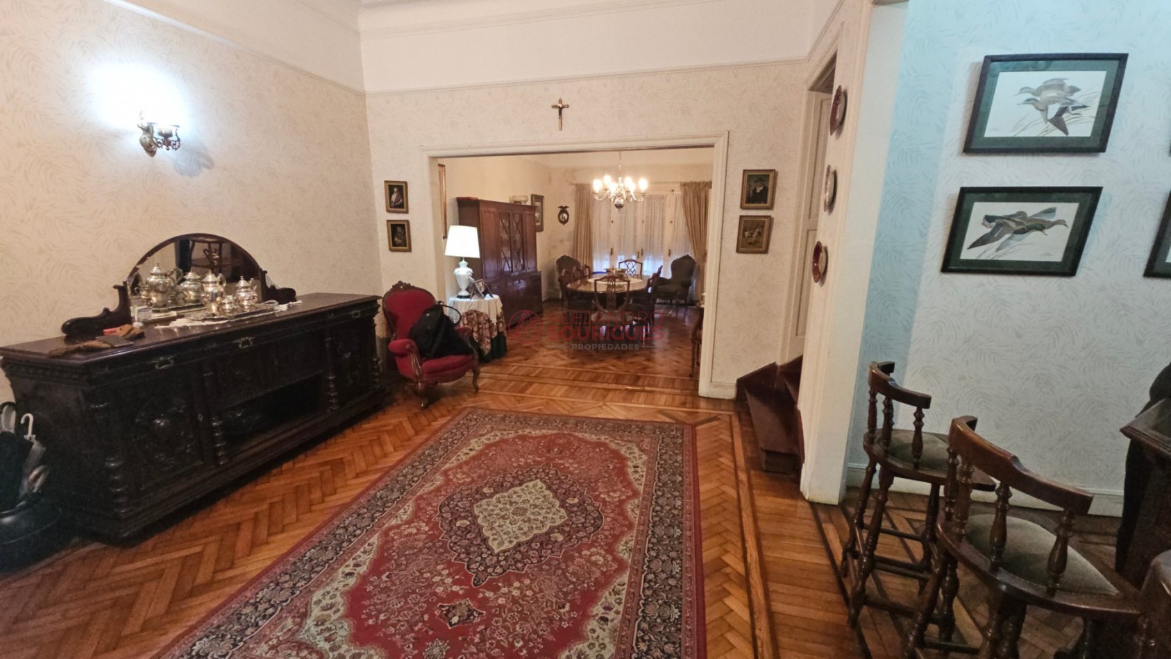Casa-Petit Hotel en Palermo-Belgrano 351 m2 uso comercial. Av. Lacroze y Av L.M.Campos. Jardin 18 mt