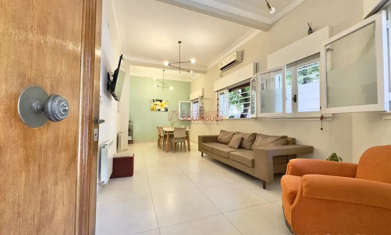 PH en venta en Villa Urquiza, con entrada indep. Impecable, a nuevo