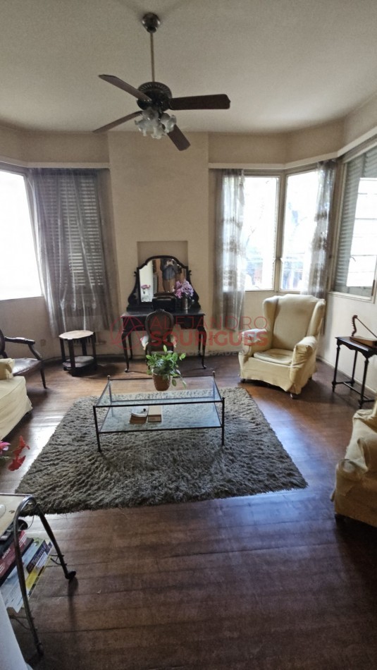 PH en venta en Palermo. Piso unico con entrada independiente. A refaccionar. 210,60 m2