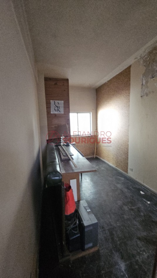 PH en venta en Palermo. Piso unico con entrada independiente. A refaccionar. 210,60 m2