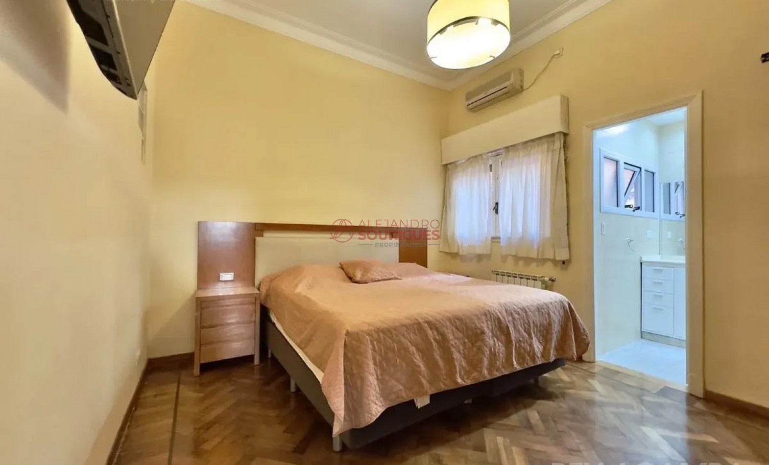 Departamento en Venta Apto Profesional con Entrada Independiente a la calle en Villa Urquiza.