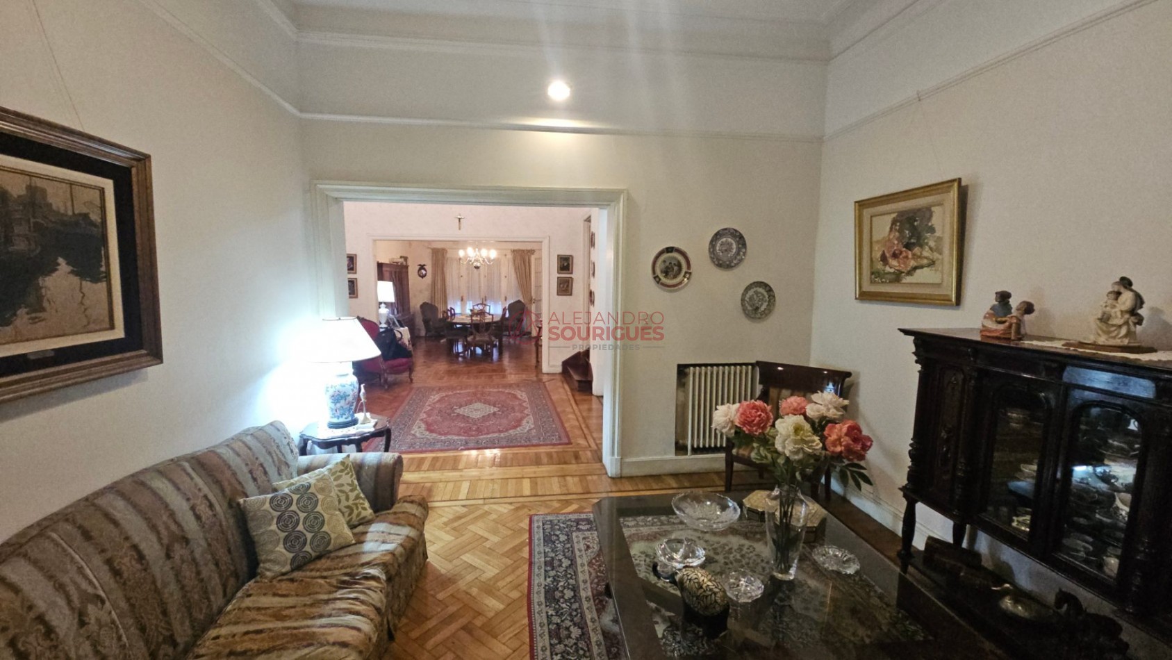 Casa-Petit Hotel en Palermo-Belgrano 351 m2 uso comercial. Av. Lacroze y Av L.M.Campos. Jardin 18 mt