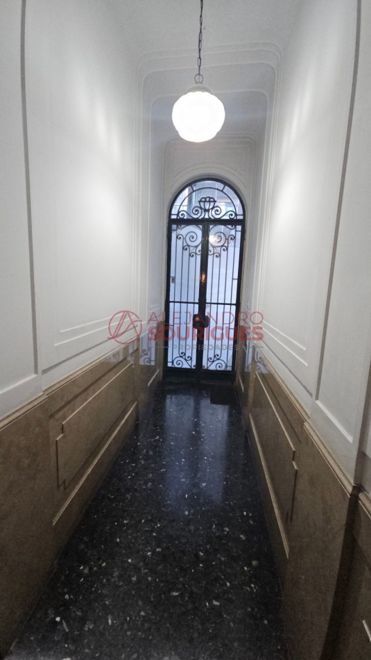 Casa-Petit Hotel en Palermo-Belgrano 351 m2 uso comercial. Av. Lacroze y Av L.M.Campos. Jardin 18 mt