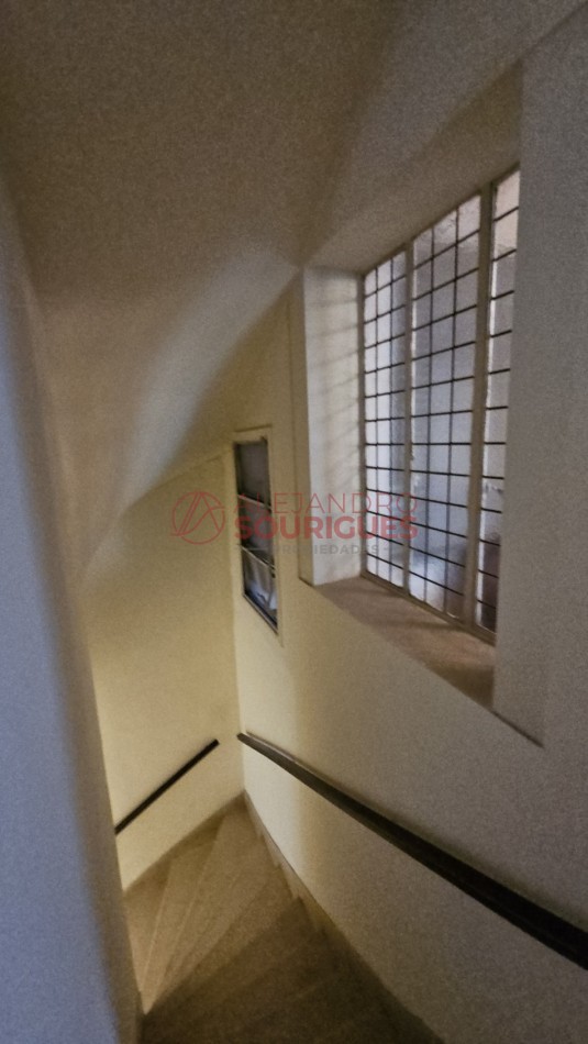 PH en venta en Palermo. Piso unico con entrada independiente. A refaccionar. 210,60 m2