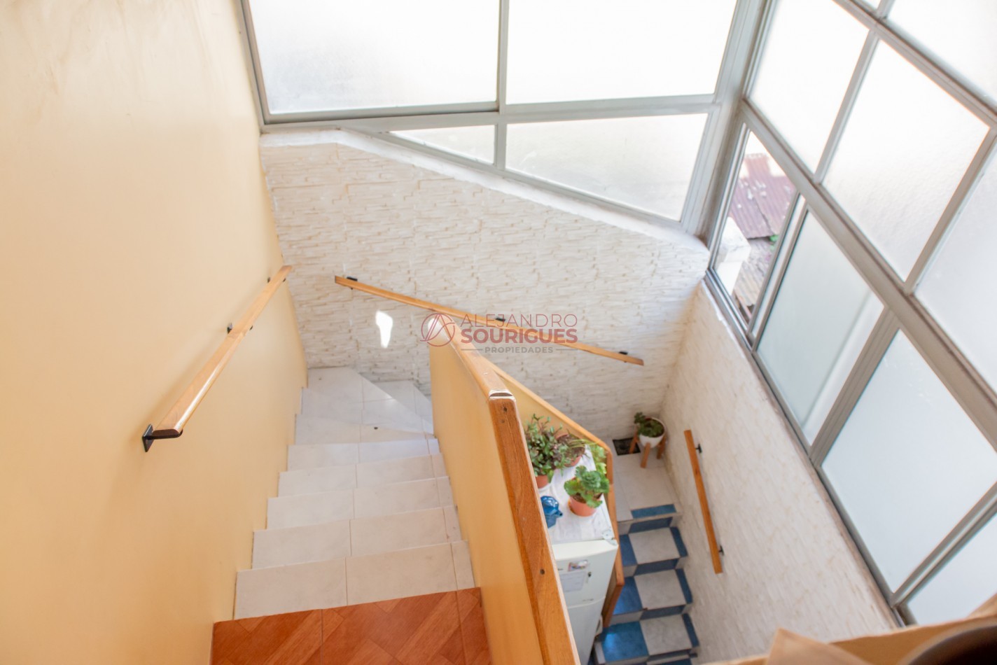 Villa Urquiza. PH 125 m2. Living, 4 dorm, 2 baños,TERRAZA, PARRILLA