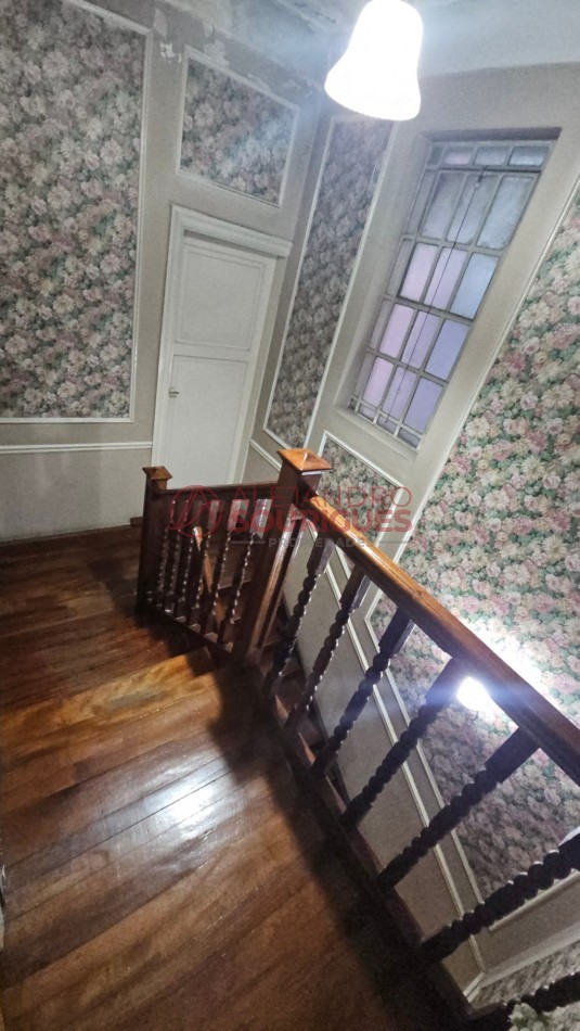 Casa-Petit Hotel en Palermo-Belgrano 351 m2 uso comercial. Av. Lacroze y Av L.M.Campos. Jardin 18 mt