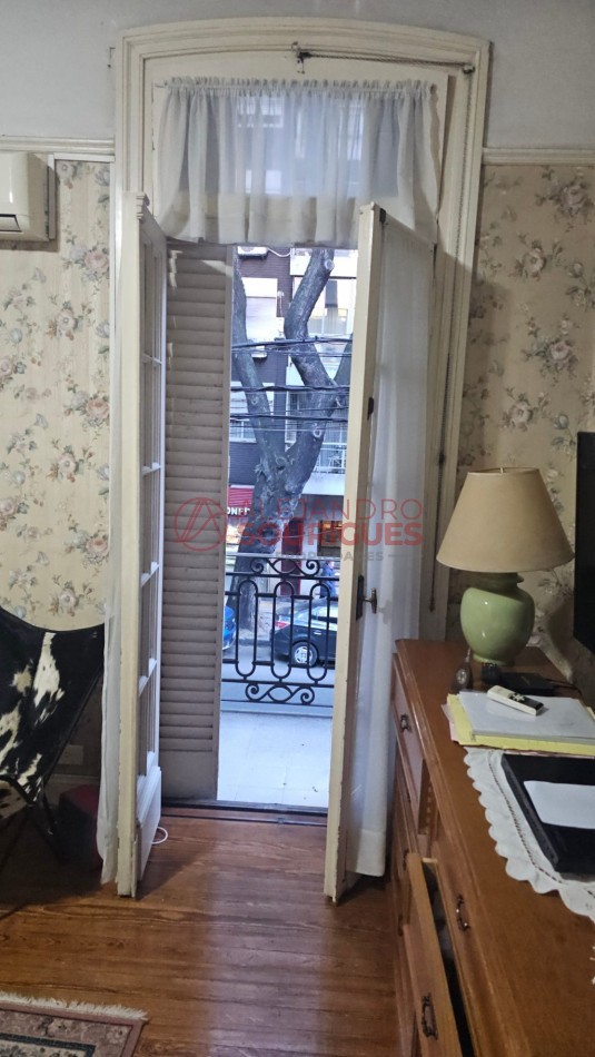 Casa-Petit Hotel en Palermo-Belgrano 351 m2 uso comercial. Av. Lacroze y Av L.M.Campos. Jardin 18 mt