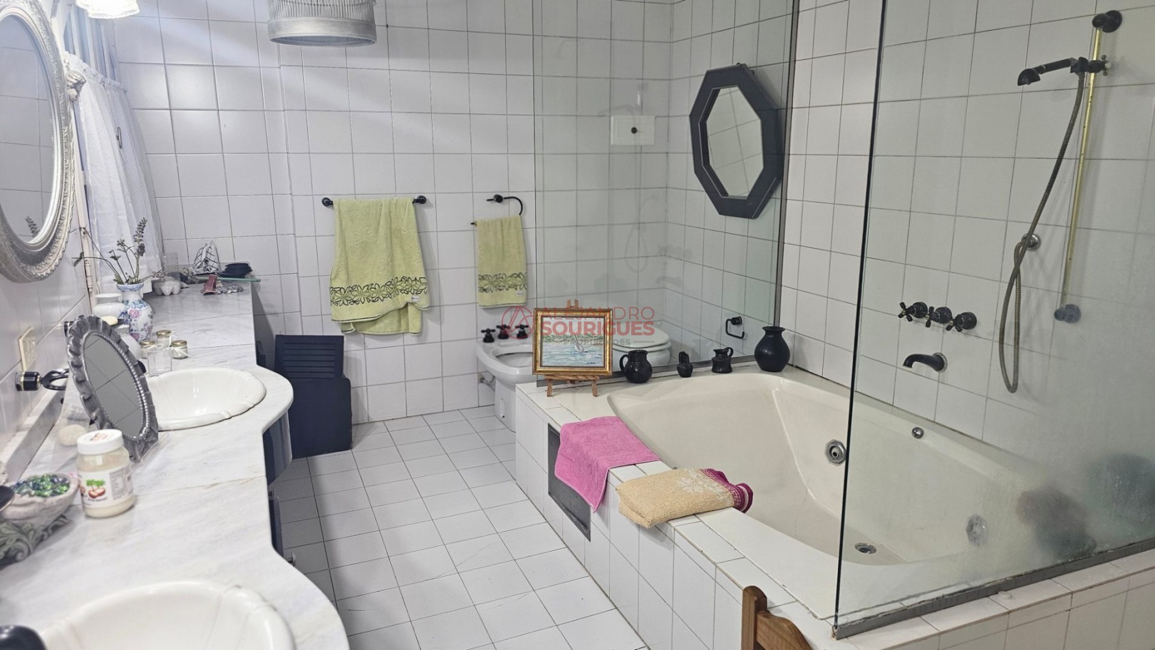 Casa-Petit Hotel en Palermo-Belgrano 351 m2 uso comercial. Av. Lacroze y Av L.M.Campos. Jardin 18 mt