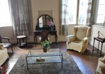 PH en venta en Palermo. Piso unico con entrada independiente. A refaccionar. 210,60 m2